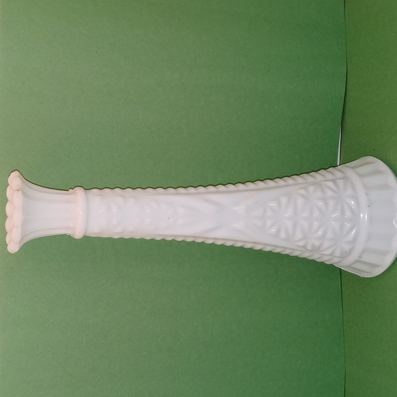 Accents Vintage Milk Glass Bud Vase Poshmark